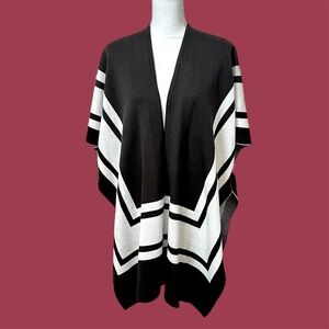 LOFT Black & White Sweater Cape with Arm Holes Size XS/S Like New
